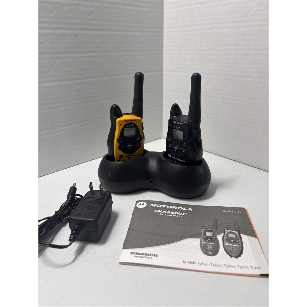 Motorola Talkabout Lot Of 2 T5710 Walkie-Talkies+Charge Dock Tested Working EUC